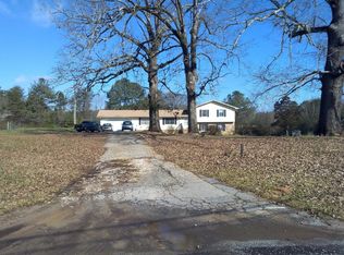 142 Scogin Rd, Newnan, GA 30263