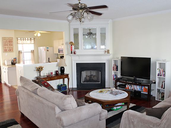 3rd image of 3978 Elizabeth Glen Way