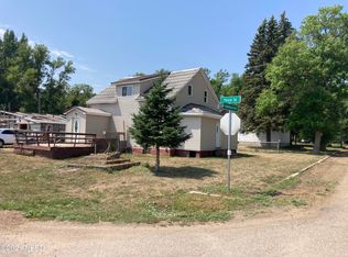304 Hawthorne Ave, Roslyn, SD 57261