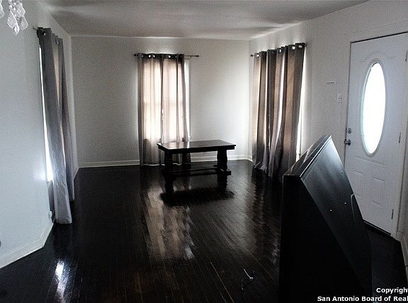 2nd image of 1128 Edison Dr