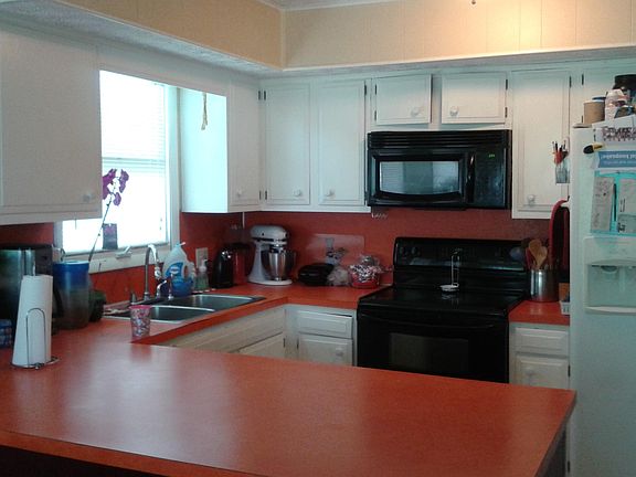 3rd image of 4804 Curtis Ct