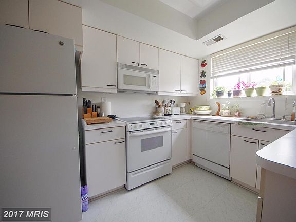 3rd image of 3204 Glen Eagles Dr #109-C