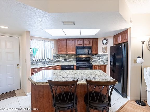 3rd image of 4985 Casablanca Cir N #J5
