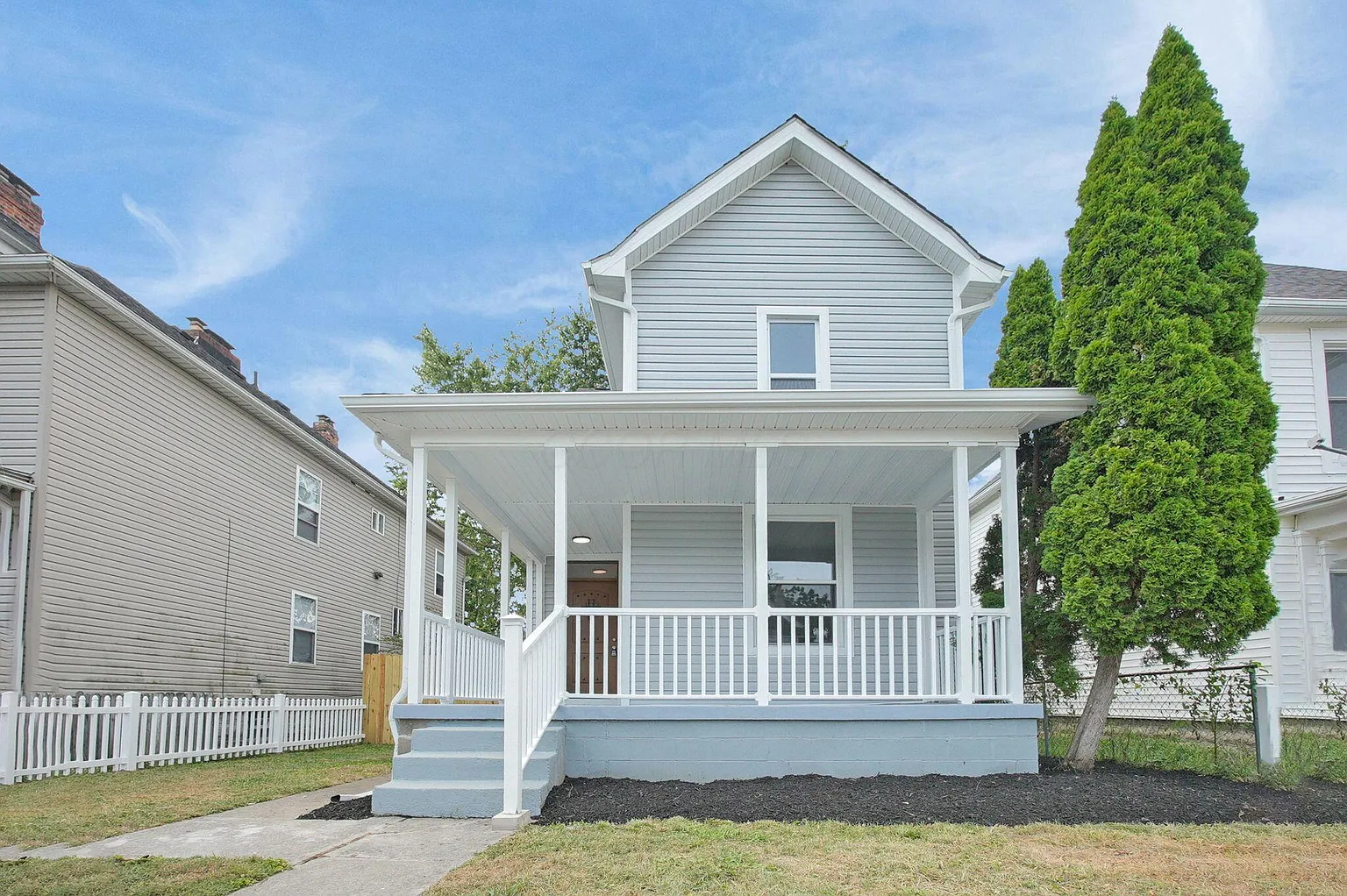 575 Gilbert St photo 1
