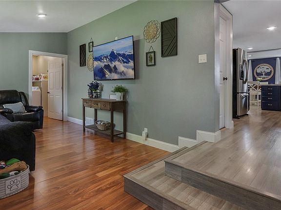 3rd image of 1007 Augusta Street
