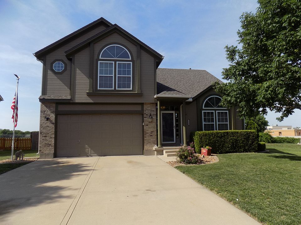 1st image of 2536 NE Horseshoe Dr