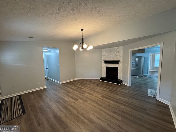 5th image of 1112 Reynolds Ct