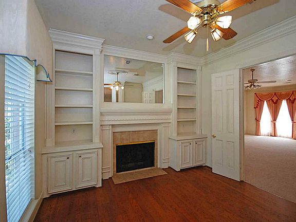 4th image of 15123 Terrace Oaks Dr