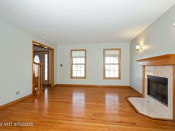 3rd image of 706 Clifford Dr