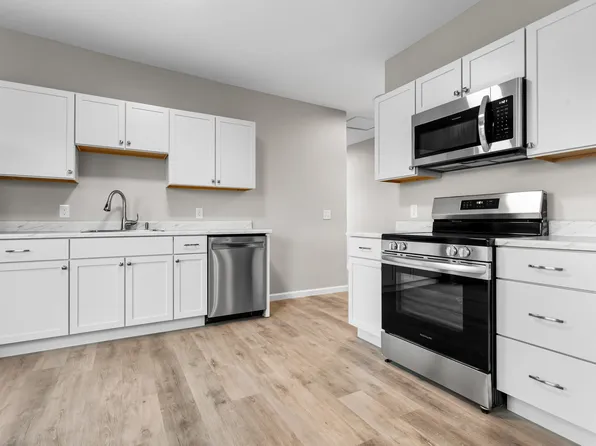113C Temple St #C, Nashua, NH 03060