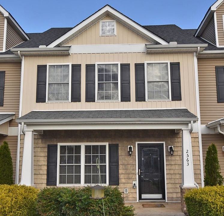 1st image of 2563 New Holland Cir