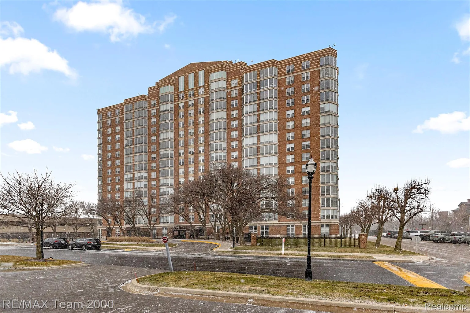 250 E Harbortown Dr APT 702 photo 1