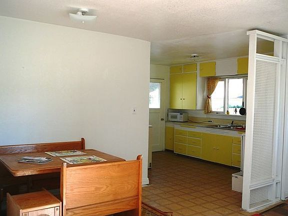 Dining Area/Kitchen
