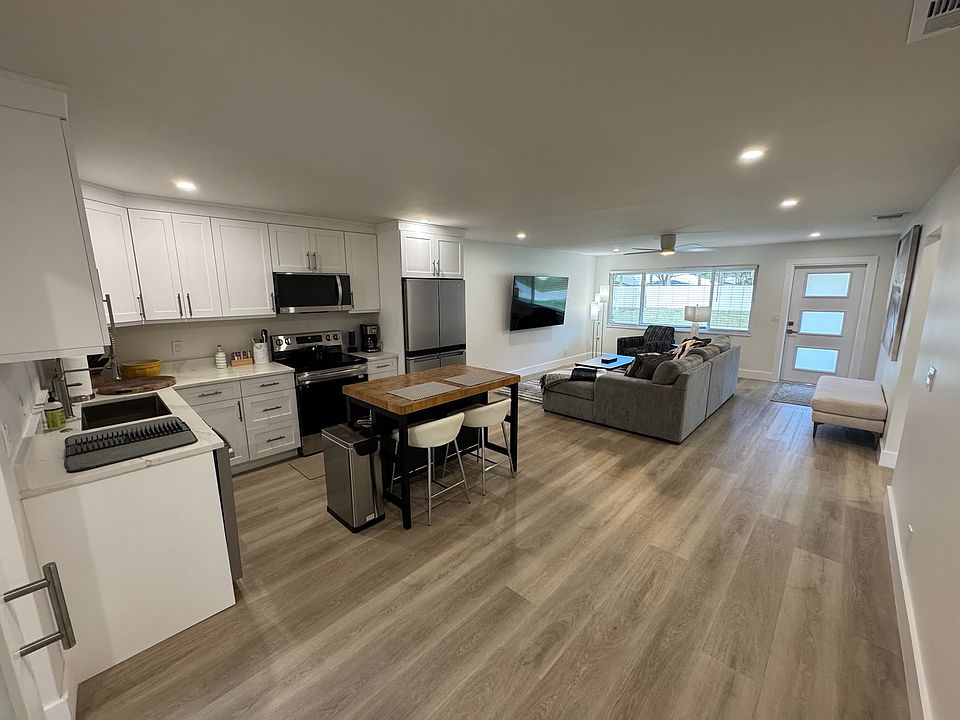 1st image of 9337 Silverthorne Dr