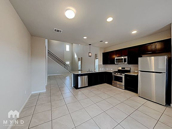 4th image of 1129 La Conterra Blvd