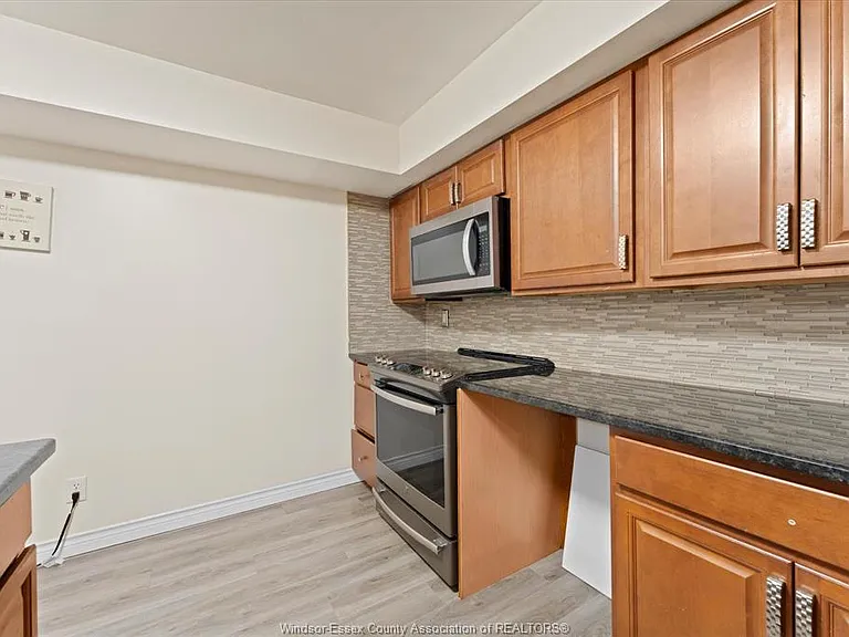 5740 Wayne St — Photo 32