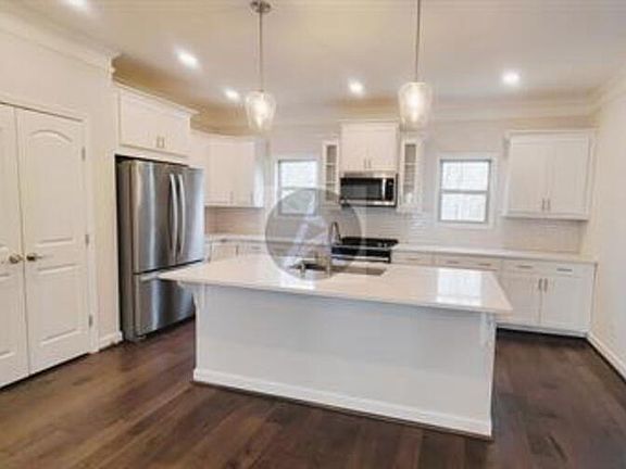 3rd image of 2892 Boone Dr NW