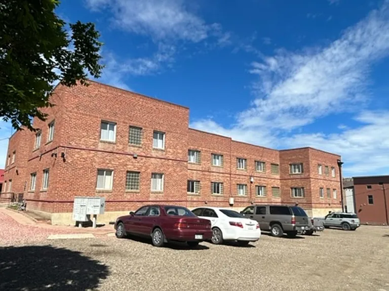 601 E Main St — Photo 2