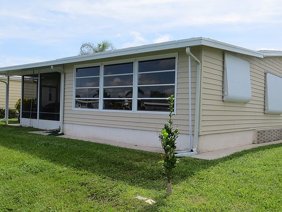4th image of 95 King Arthur Dr