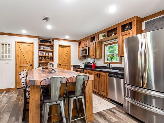 5th image of 306 Cripple Creek Ln