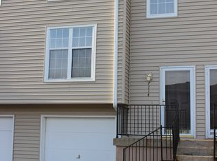 7114 N Kingston Ct, Kansas City, MO 64119