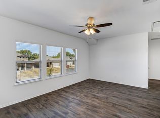 107 Still Glen Dr, Terrell, TX 75160