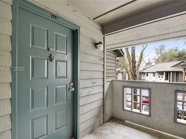30 Mathews Dr #711 — Photo 2