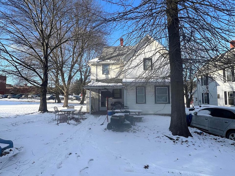 2nd image of 704 Park Ave E