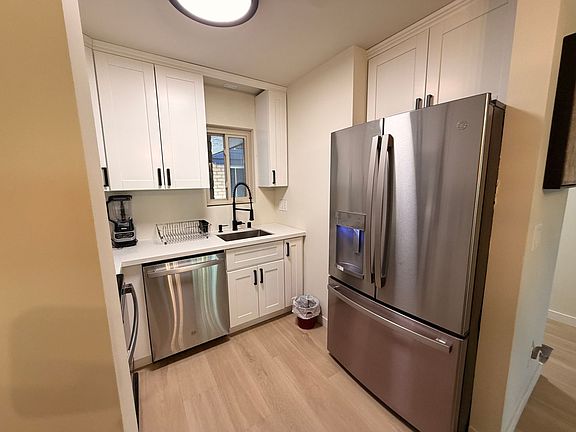 4th image of 931 D Ave