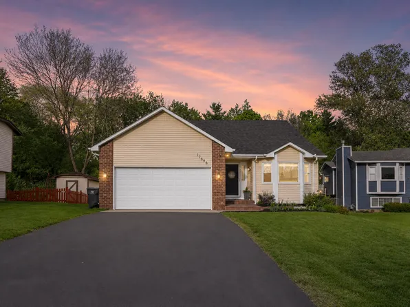 17698 S Shore Ln W, Eden Prairie, MN 55346