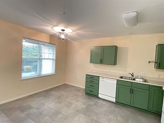 3rd image of 931 Mountain Meadows Cir