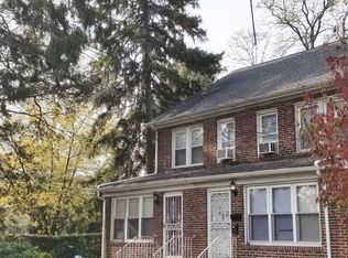 4561 171st St, Flushing, NY 11358