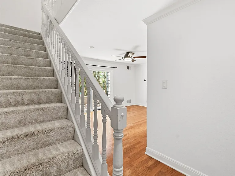 2500 Steck Ave #7 — Photo 15