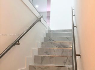 8033 Lake Dr APT 203, Doral, FL 33166