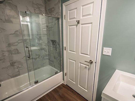 5th image of 1659 N Van Buren St #1661B