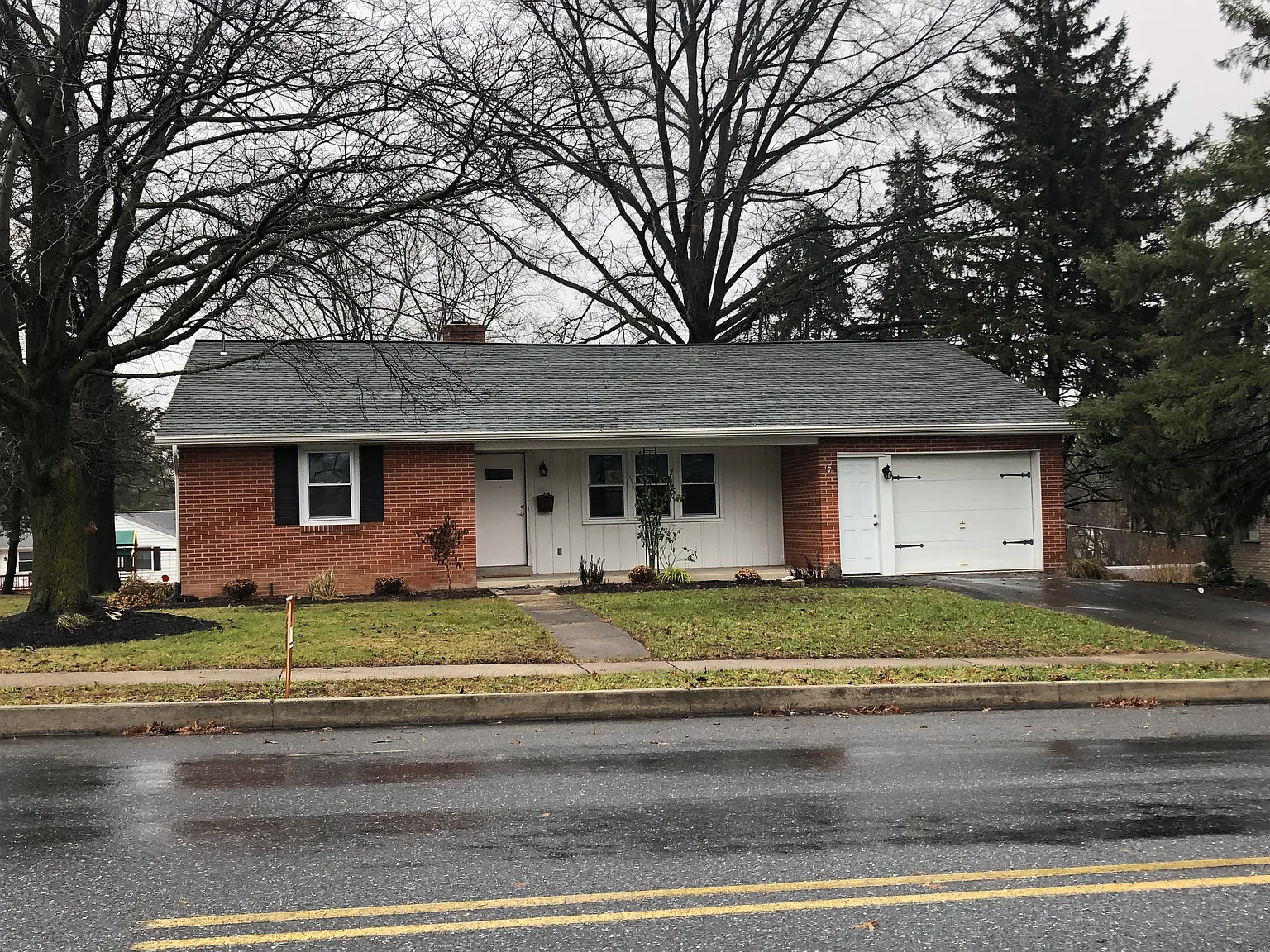249 N Mount Joy St photo 1