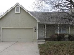507 NE Timbercreek Dr, Lees Summit, MO 64086