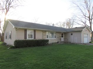 415 N 8th St, Watseka, IL 60970