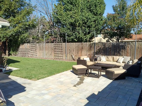 4th image of 734 Starbush Dr