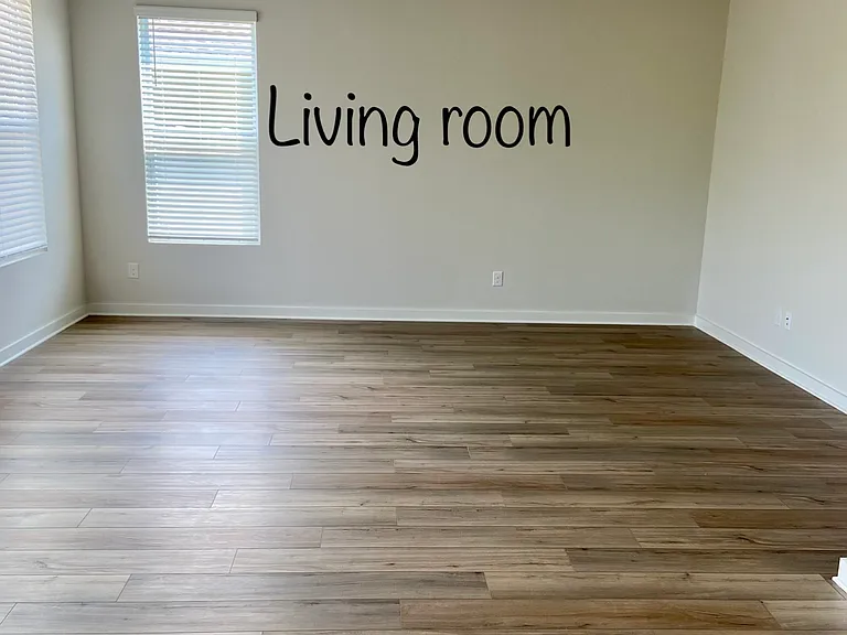 1057 Ewell Farm Cir — Photo 5