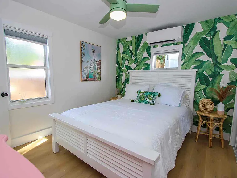 1114 Rosery Rd NW — Photo 5