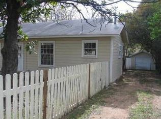 1004 E 15th St, Georgetown, TX 78626