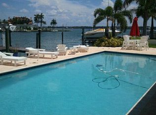 810 115th Ave, Treasure Island, FL 33706