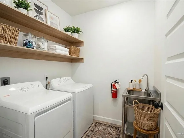 8101 N 23rd St #29 — Photo 12