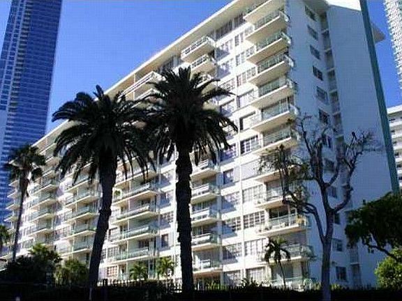 5th image of 1408 SE Bayshore Dr APT 206