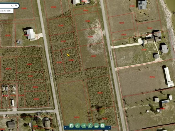 13-14 Alamo Beach Ave, Pt Lavaca, TX 77979