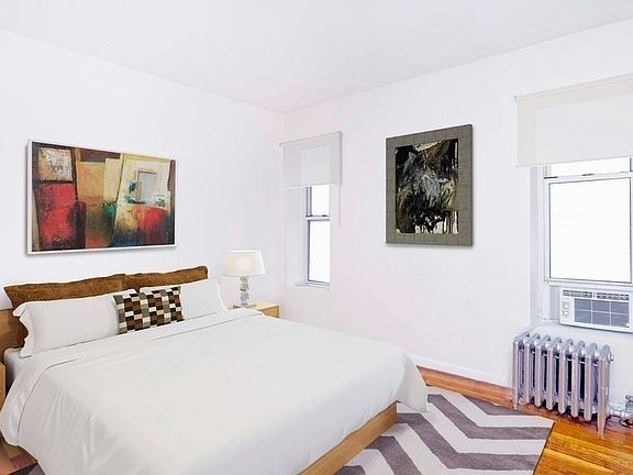2nd image of 323 W 47th St APT 3B