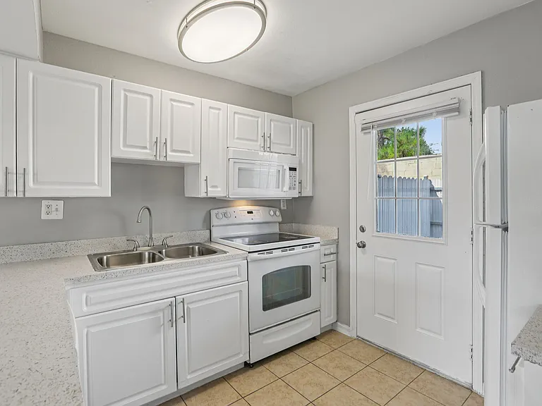 Serenity Lake Apartments — Photo 61