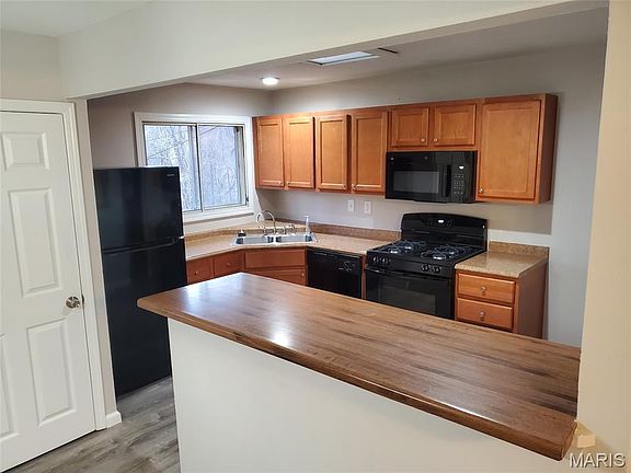 2nd image of 1574 Ville Angela Ln