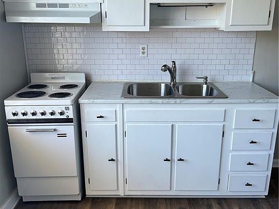 4th image of 1203 N Main St APT F